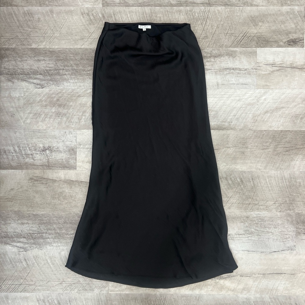 Elegant Women's Black Skirt